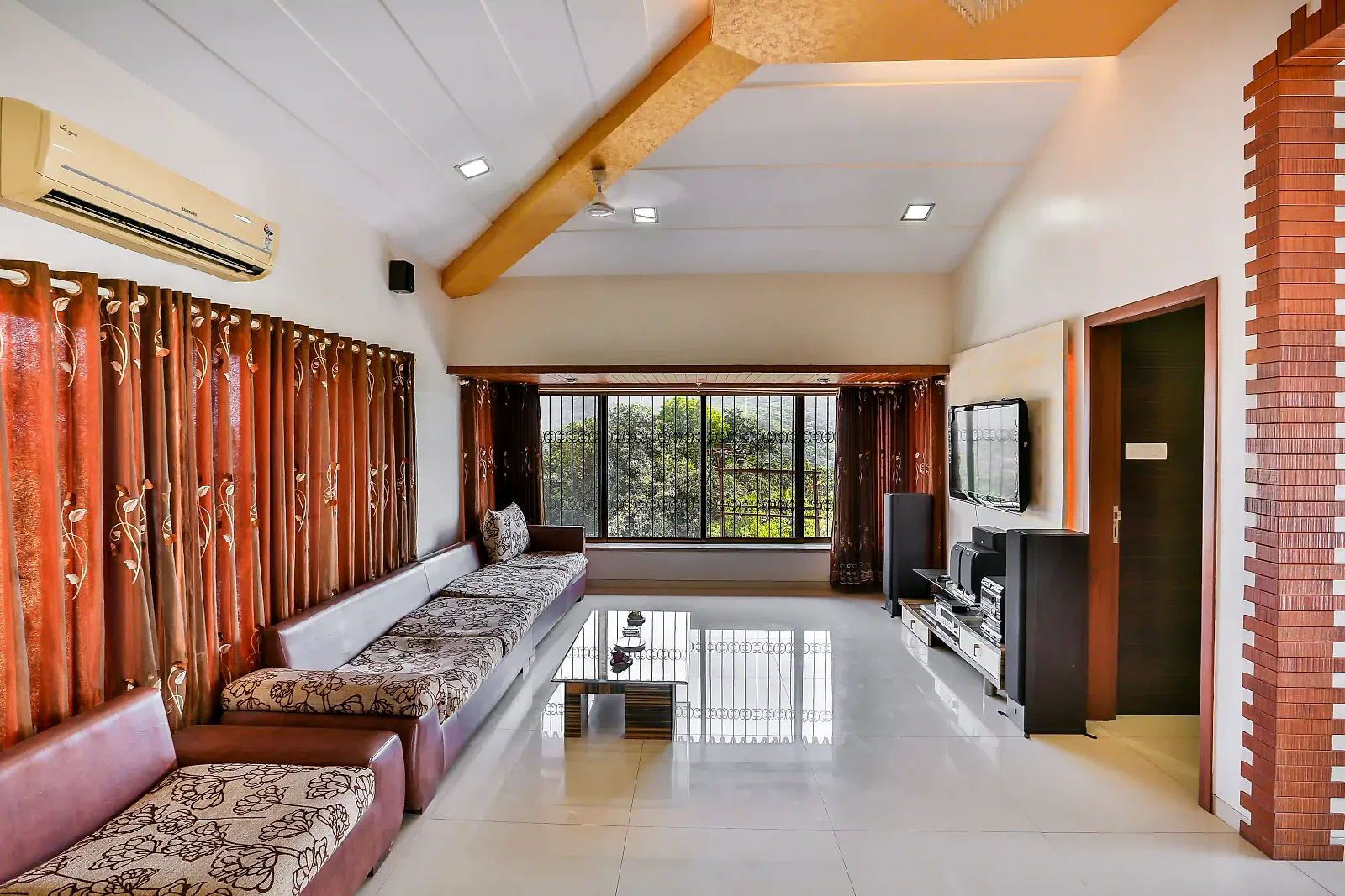 4 Bedroom Luxury Villa living room