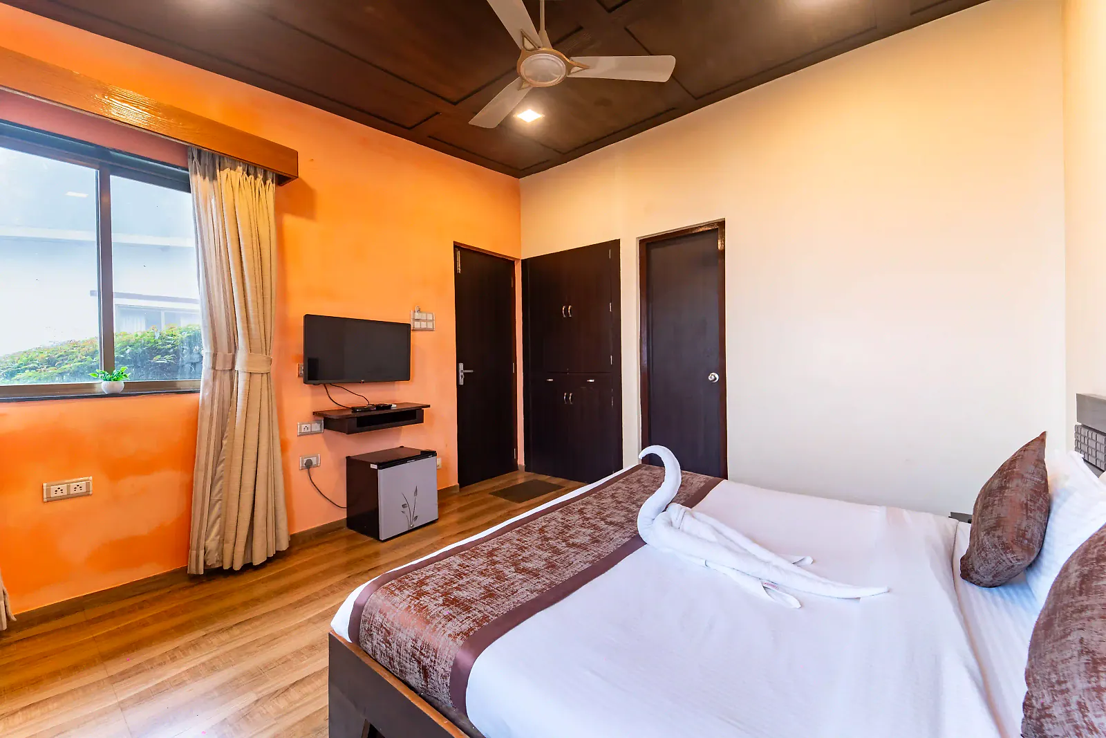 6 Bedroom Luxury Villa grand room